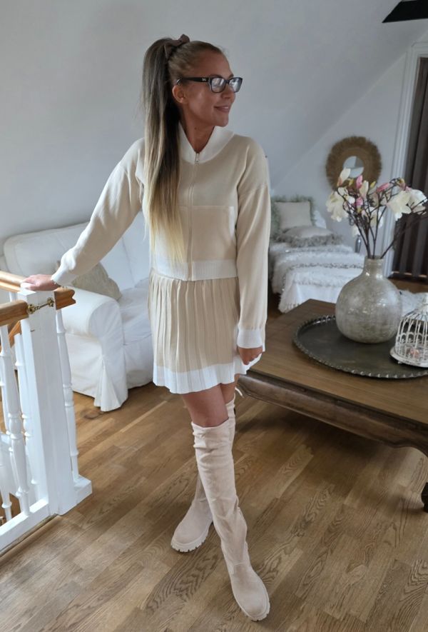 Emma & Ashley Sæt med plisseret nederdel og cardigan 8033 beige