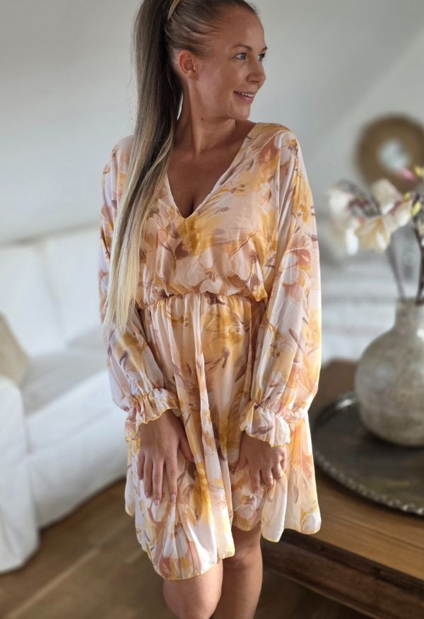 Latino dress med yellow flowers 