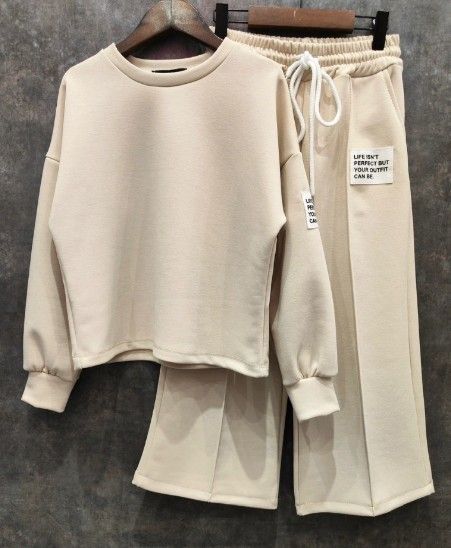 Squared and cubed Victoria Tracksuit 25513 beige
