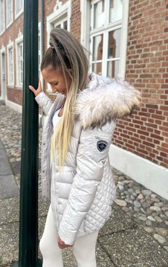 Rock and blue Beam mid Grey Sand vinterjakke med Hvid pels