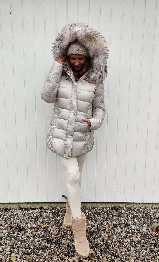 Rock and blue Beam mid Grey Sand vinterjakke med Hvid pels