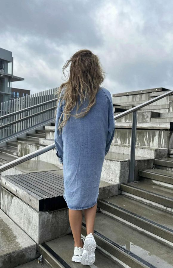 Esther h oversized denim kjole 