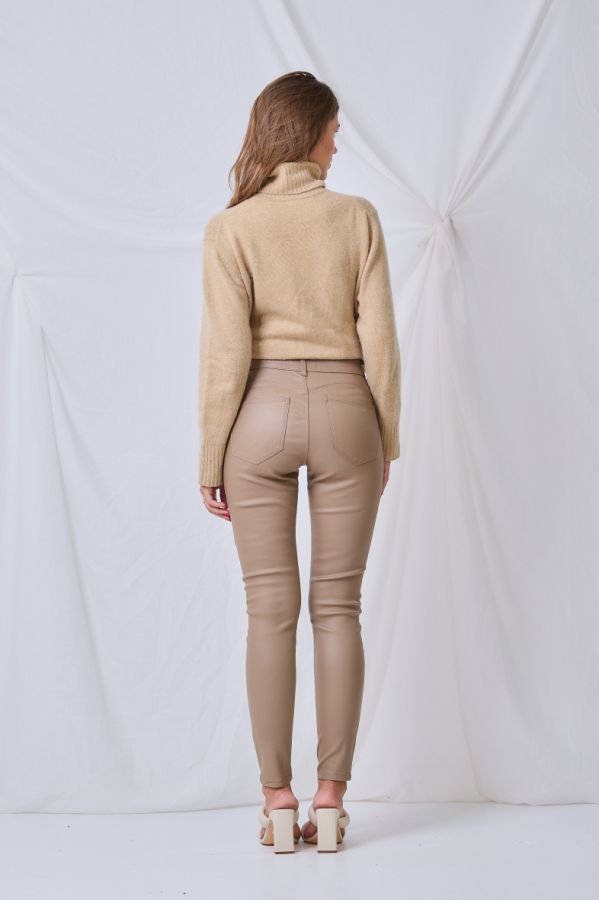 Ana & Lucy coated push up pants 6826 beige