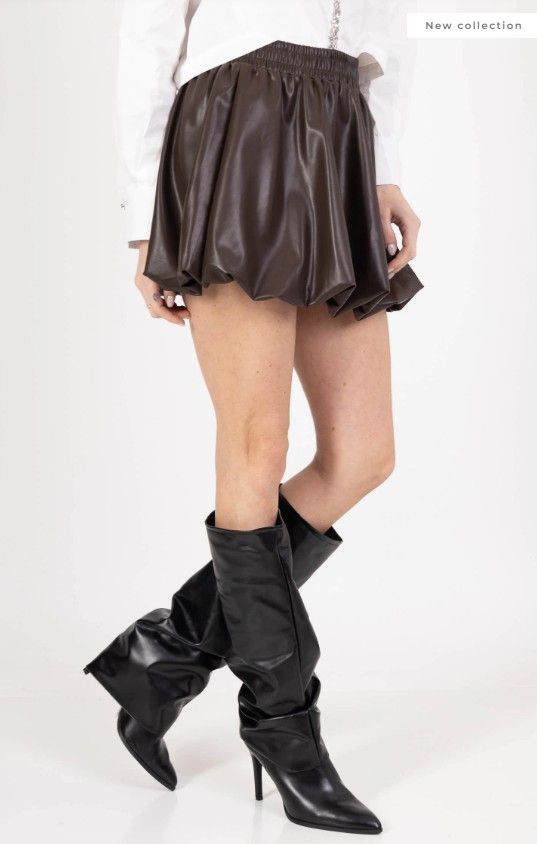 Ivivi læderlook nederdel med shorts under 7097 chokolade