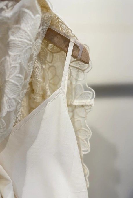 Cerise Blue blonde bluse med undertop 2521 creme