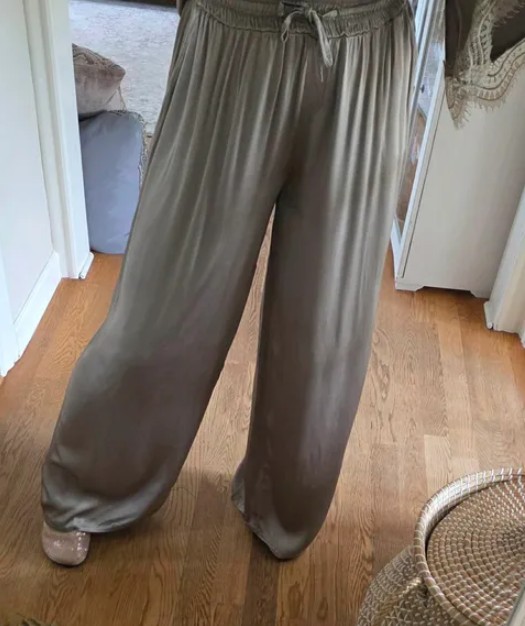 Trois Ka silke blukser Taupe